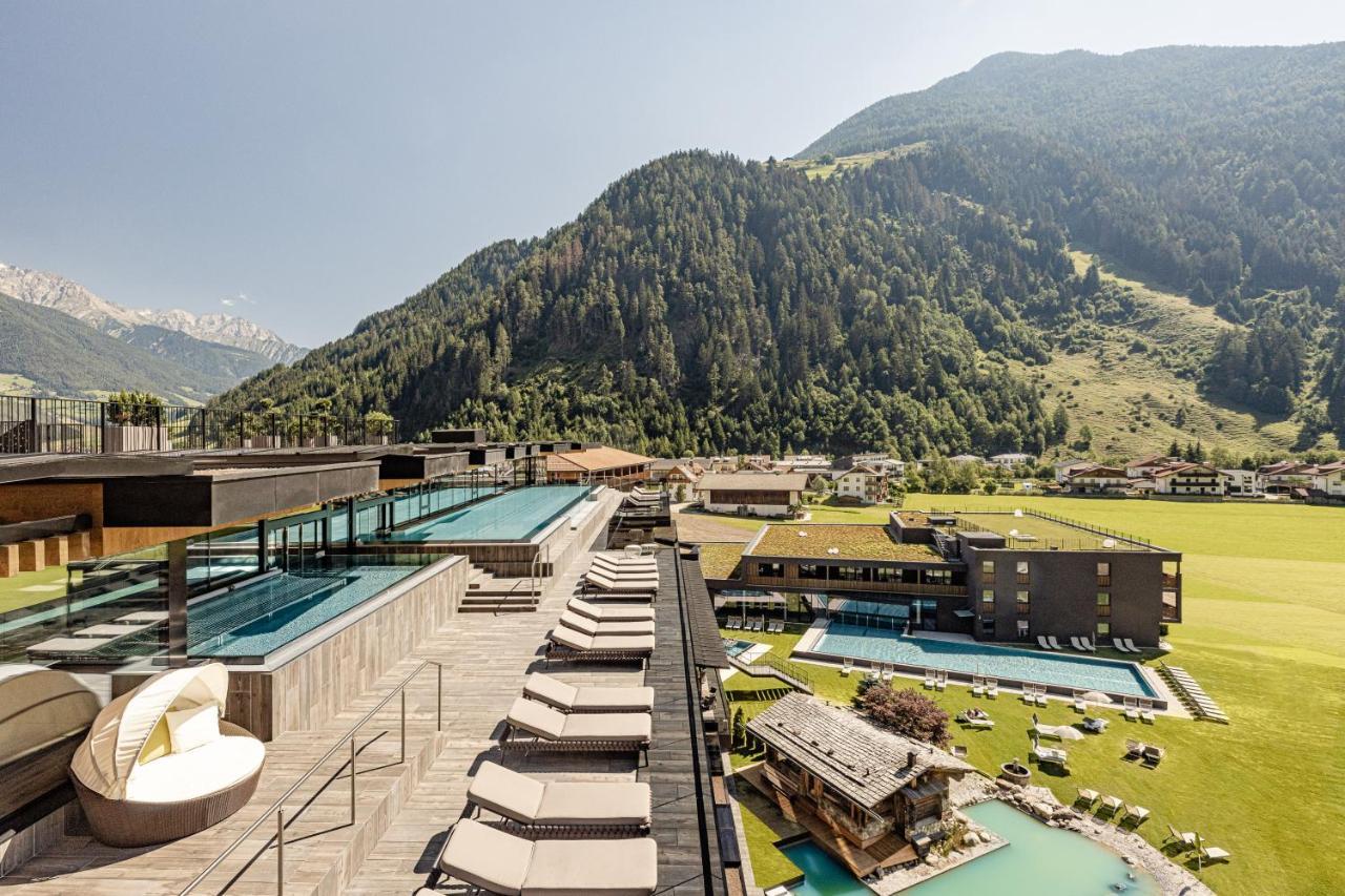 Alpine Luxury Spa Resort Schwarzenstein Lutago Kültér fotó