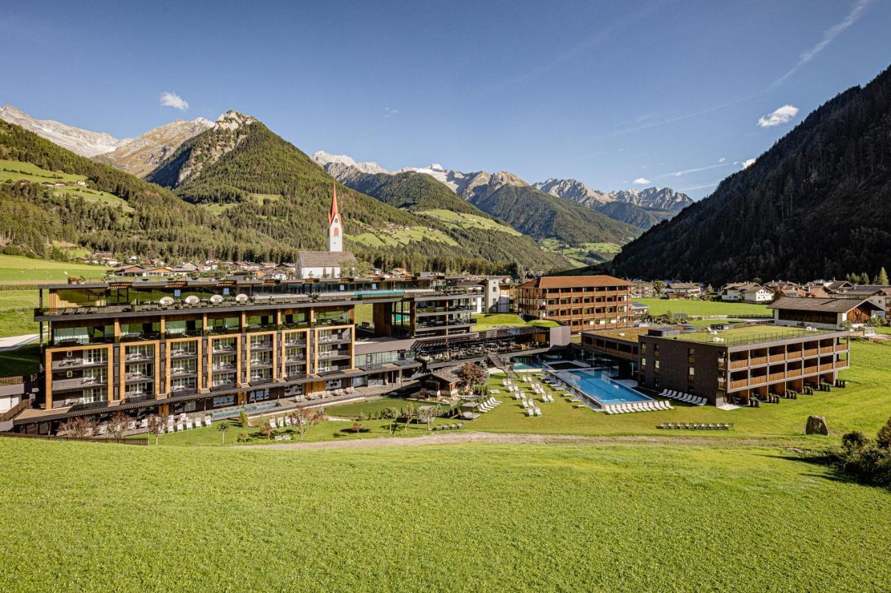 Alpine Luxury Spa Resort Schwarzenstein Lutago Kültér fotó